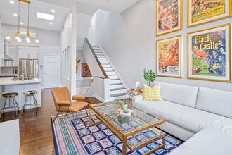 44 High St, Unit 5 in Boston, MA - Building Photo - Building Photo