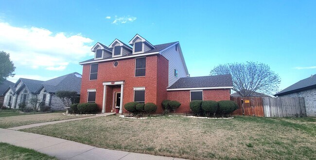 3300 Auburn Dr in Rowlett, TX - Building Photo - Building Photo