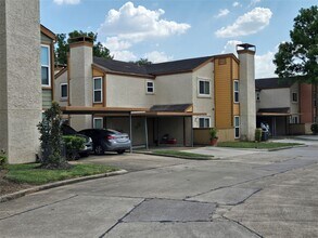 13210 Old Richmond Rd in Houston, TX - Building Photo - Building Photo
