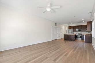2500 Green Bay Rd in Evanston, IL - Building Photo - Building Photo