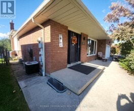304 Orsi Ave in Bradford West Gwillimbury, ON - Building Photo - Building Photo