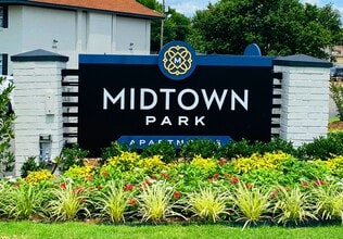 Midtown Park Apartments in Tulsa, OK - Foto de edificio - Building Photo