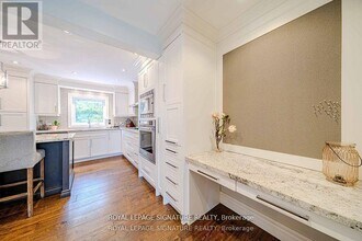 41 Mayo Dr in Toronto, ON - Building Photo - Building Photo