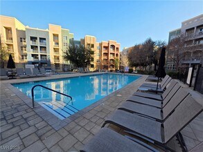 62 E Serene Ave in Las Vegas, NV - Building Photo - Building Photo