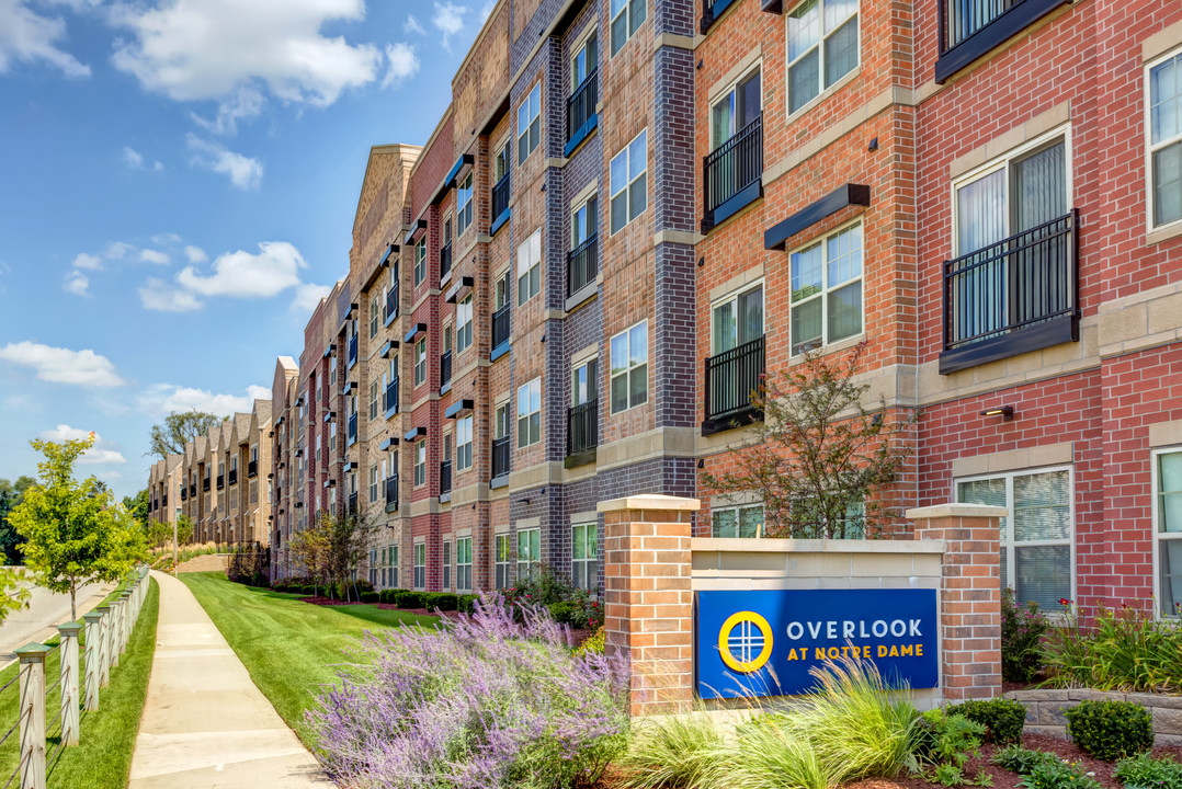 Overlook at Notre Dame in South Bend, IN - Foto de edificio