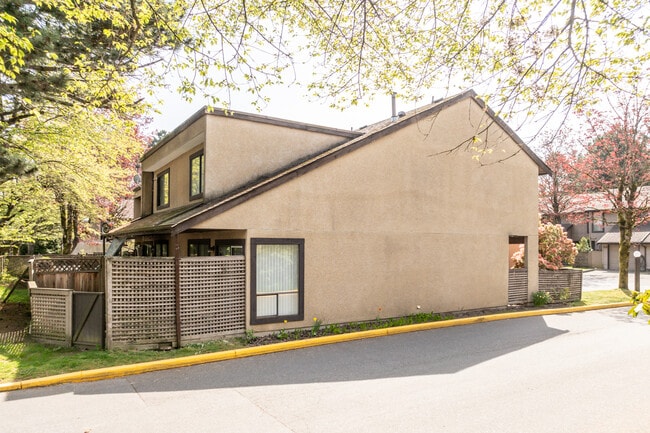 Westland Townhomes in Surrey, BC - Building Photo - Building Photo