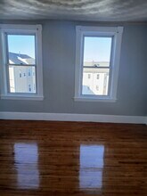 91 Providence St, Unit Spacious 3 bedroom unit in Worcester, MA - Building Photo - Building Photo