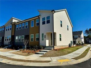 1478 Pinedale Crst NW in Atlanta, GA - Building Photo - Building Photo