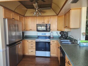 6357 Bahia Del Mar Blvd S in St. Petersburg, FL - Building Photo - Building Photo