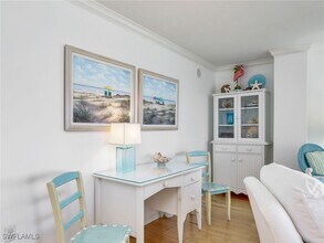 10851 Gulf Shore Dr in Naples, FL - Building Photo - Building Photo