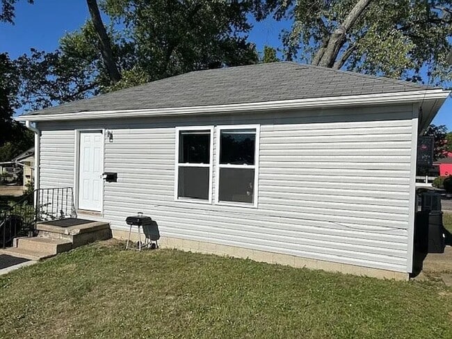 property at 1292 Claremont Ave