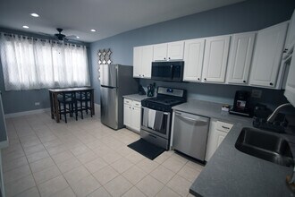 3927 N Whipple St, Unit 2 in Chicago, IL - Building Photo - Building Photo