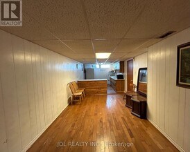 8 Highwood Ave in Toronto, ON - Building Photo - Building Photo