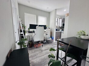 639 W Roscoe St in Chicago, IL - Building Photo - Building Photo