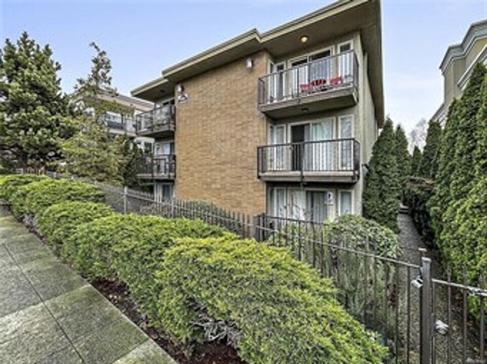 1016 6th Ave N in Seattle, WA - Building Photo