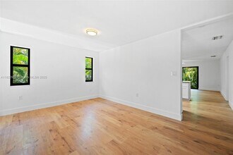 3125 Virginia St in Miami, FL - Building Photo - Building Photo