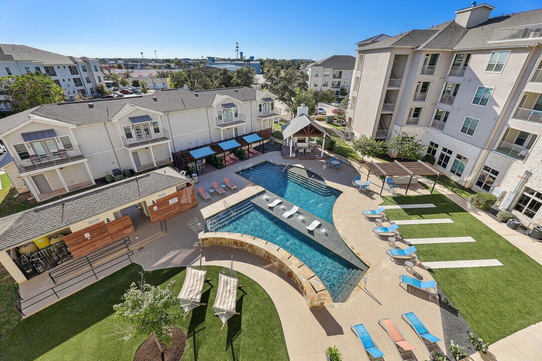 Caliza in Cedar Park, TX - Building Photo