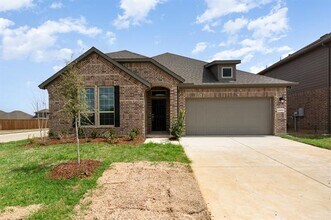 2601 Glasgow Wy in Denton, TX - Building Photo - Building Photo