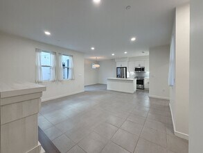 1568 E Thompson Blvd in Ventura, CA - Building Photo - Building Photo