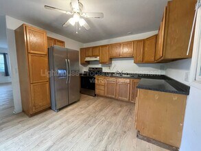 4211 Beechmount Ave in Portage, MI - Foto de edificio - Building Photo