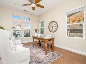 10542 N Sierra Vista Ave in Fresno, CA - Building Photo - Building Photo