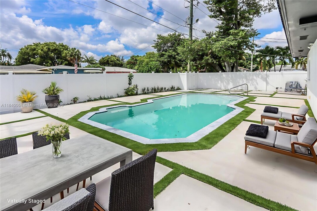 1110 S 14th Ave in Hollywood, FL - Building Photo