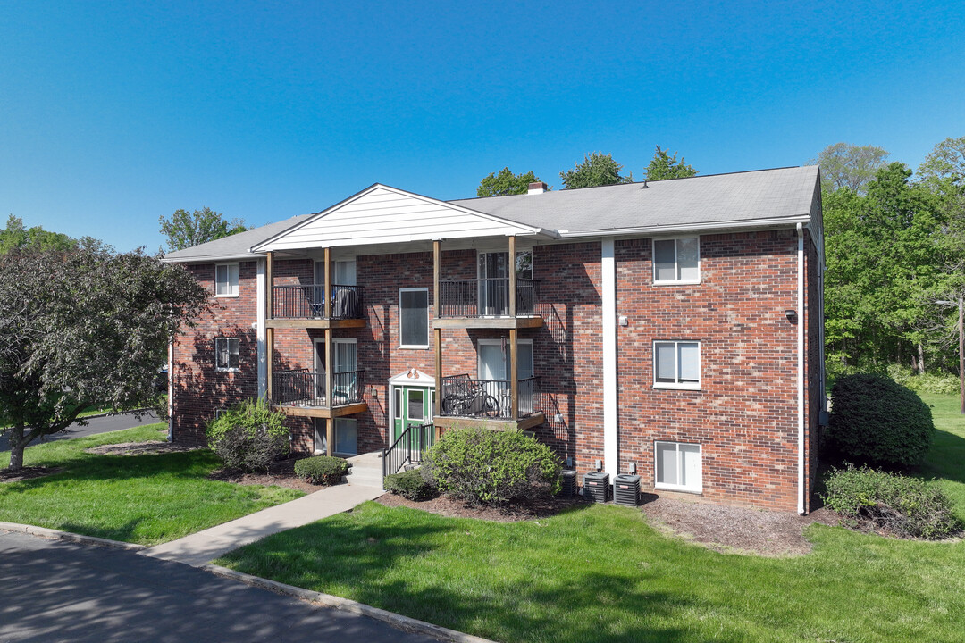 Aspen Pointe Apartments in Indianapolis, IN - Building Photo