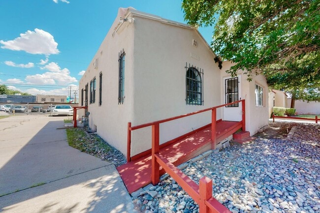 3106 Monte Vista Blvd NE in Albuquerque, NM - Foto de edificio - Building Photo