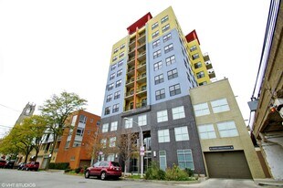 1122 W Catalpa Ave in Chicago, IL - Building Photo