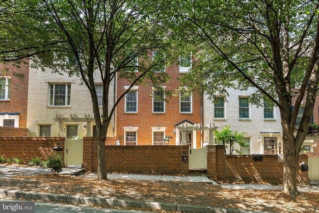 property at 205 Ridgepoint Pl