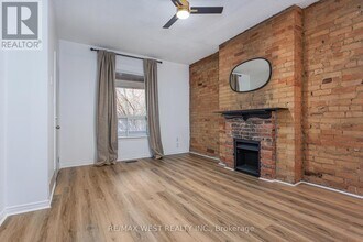 105 Sunnyside Ave in Toronto, ON - Building Photo - Building Photo