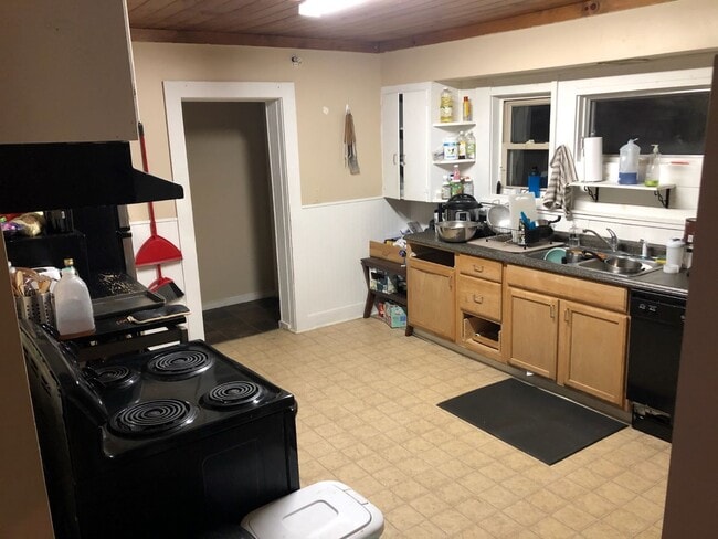 1242 Old Bristol Rd in Boone, NC - Building Photo - Building Photo