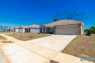 110 Olde Hearth Rd in New Market, AL - Building Photo - Building Photo