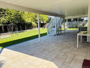 21 Keats Ct in Bethpage, NY - Building Photo - Building Photo