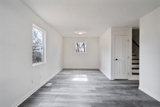 724 Sylvan in Chattanooga, TN - Foto de edificio - Building Photo