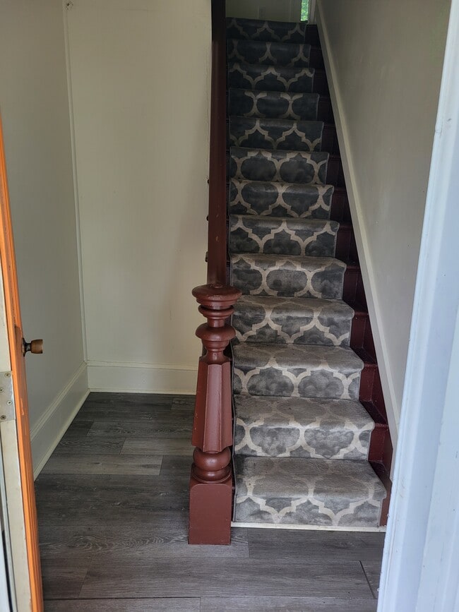 9 Browning Pl, Unit B