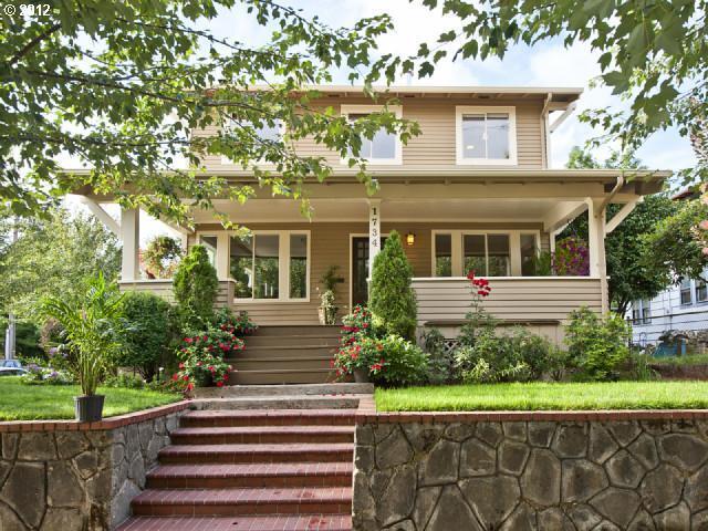 1734 NE Prescott St in Portland, OR - Building Photo