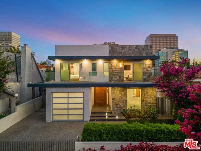 6410 Lindenhurst Ave in Los Angeles, CA - Building Photo - Building Photo