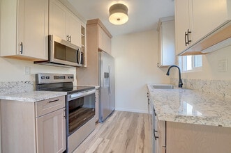 338 Orizaba Ave, Unit 2 in Long Beach, CA - Foto de edificio - Building Photo