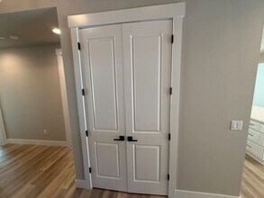 9423 McKenna Falls Rd W in Bremerton, WA - Building Photo - Building Photo