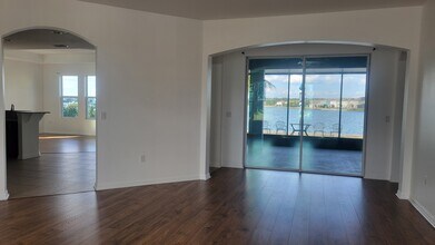 563 Blue Cypress Dr in Groveland, FL - Building Photo - Building Photo