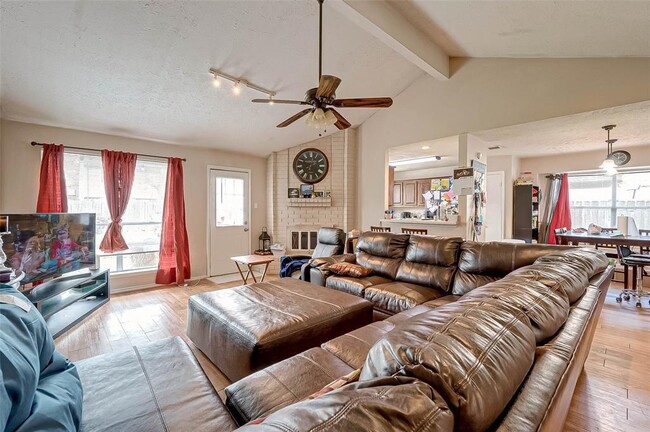 935 Holly Hall Dr in Richmond, TX - Building Photo - Building Photo