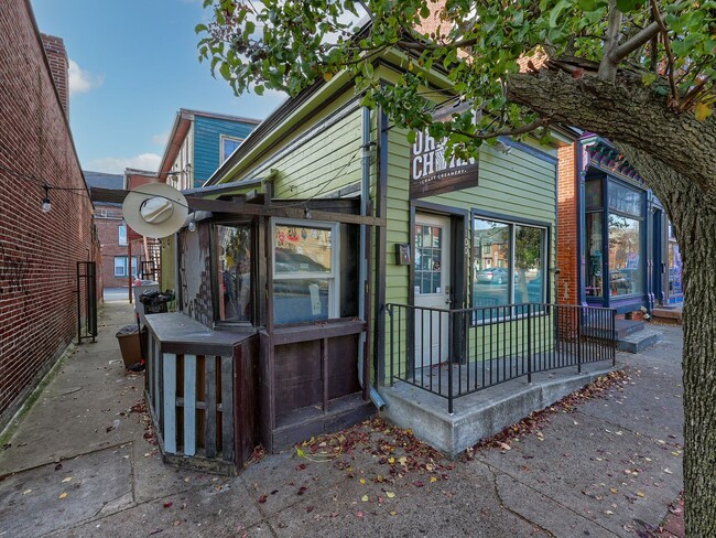 property at 1004 N 3rd St