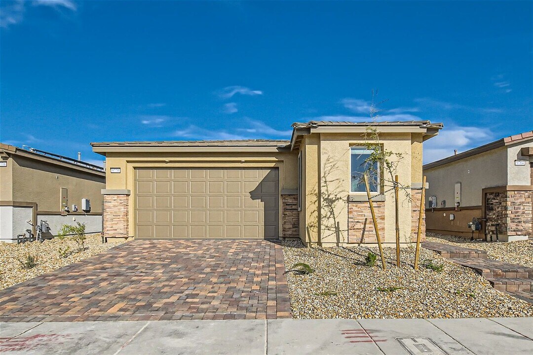 9770 Redwood Cascade St in Las Vegas, NV - Building Photo