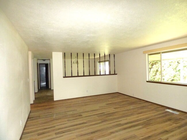 4824 Falcon Ct NE in Salem, OR - Building Photo - Building Photo