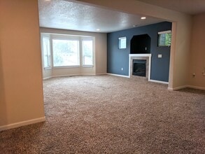 1284 Westbrook Dr NW in Salem, OR - Building Photo - Building Photo