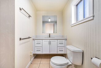 2204 Buena Vista Ave in Alameda, CA - Building Photo - Building Photo