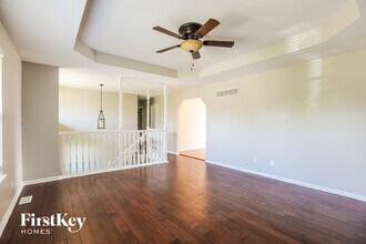 1109 Wiltshire Blvd in Raymore, MO - Foto de edificio - Building Photo