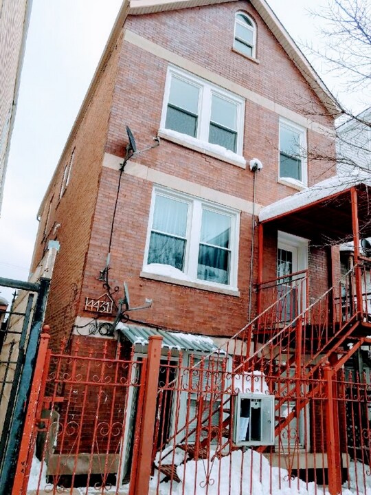 4431 S Marshfield Ave in Chicago, IL - Building Photo