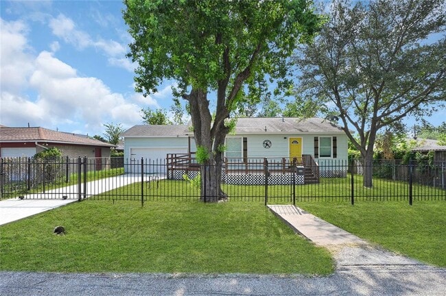 6114 Torreon St in Houston, TX - Building Photo - Building Photo